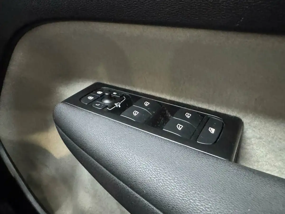 2022-volvo-xc40-15-t5-inscription-pro-big-24