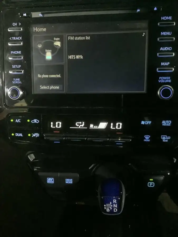2022-toyota-prius-18-vvt-i-business-edition-big-24