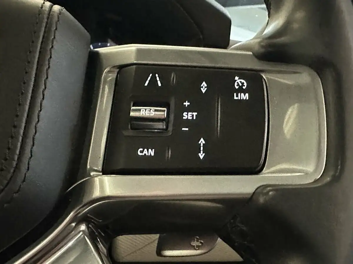 2021-land-rover-discovery-30-d300-r-dynamic-hse-big-40