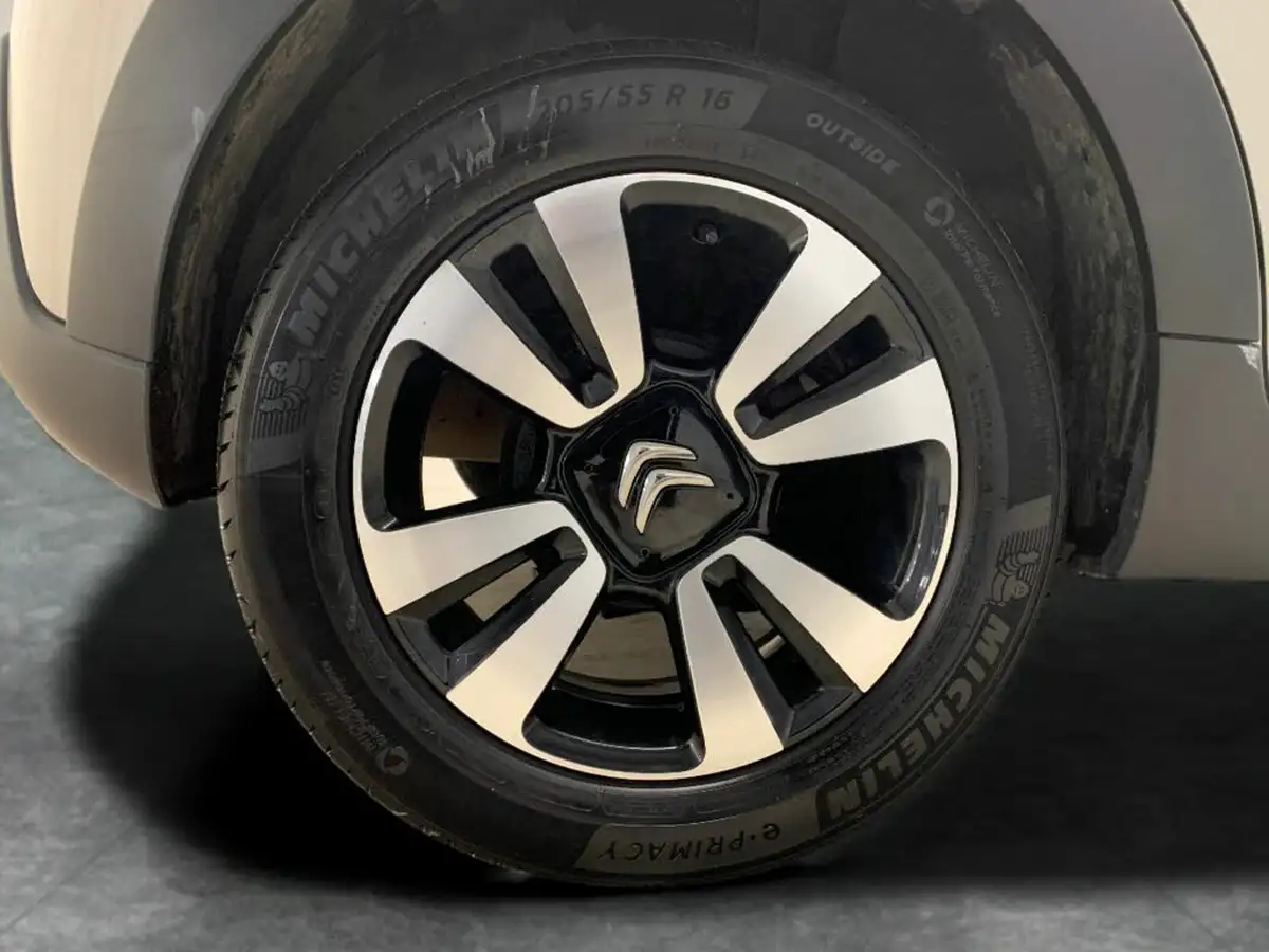 2022-citroen-c3-12-puretech-c-series-big-21