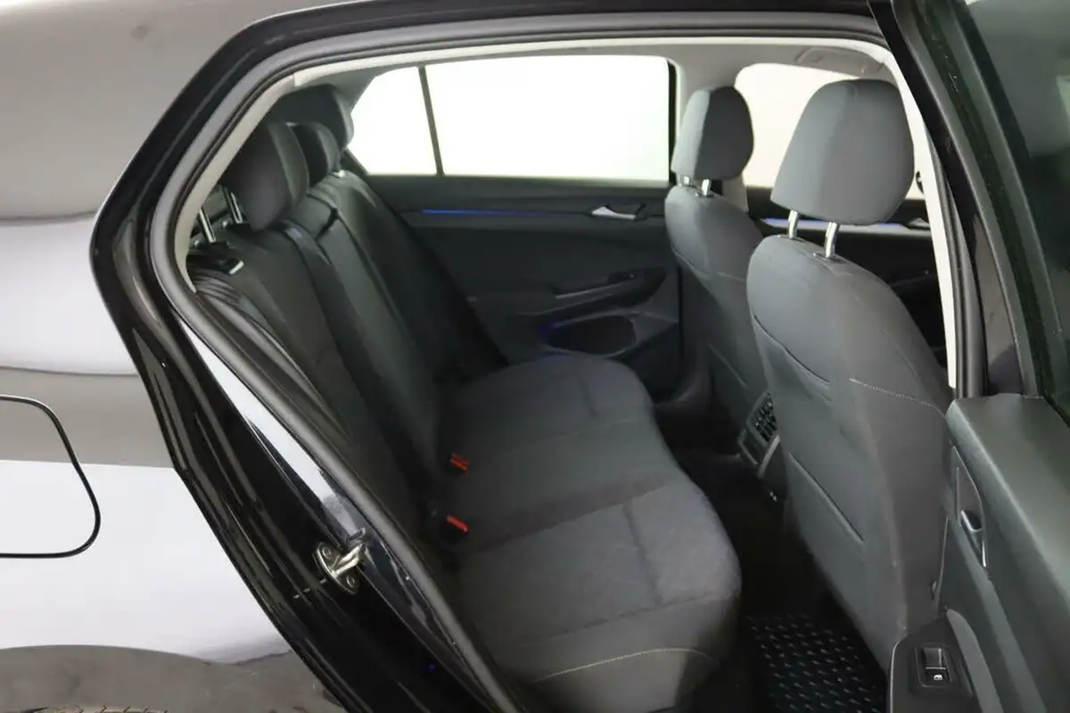 2021-volkswagen-golf-20tdi-life-hatchback-big-14