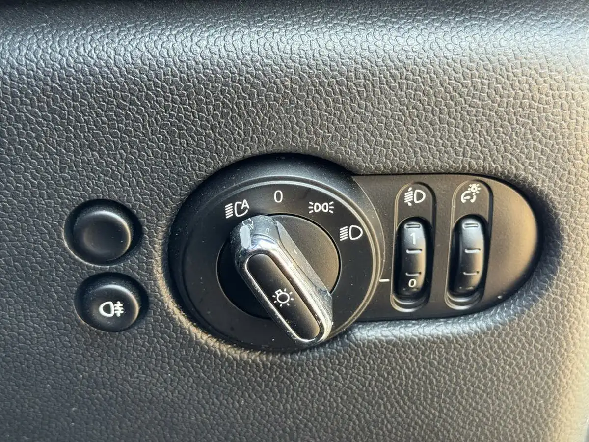2022-mini-cooper-20-cooper-s-sport-hatchback-5d-auto-big-30