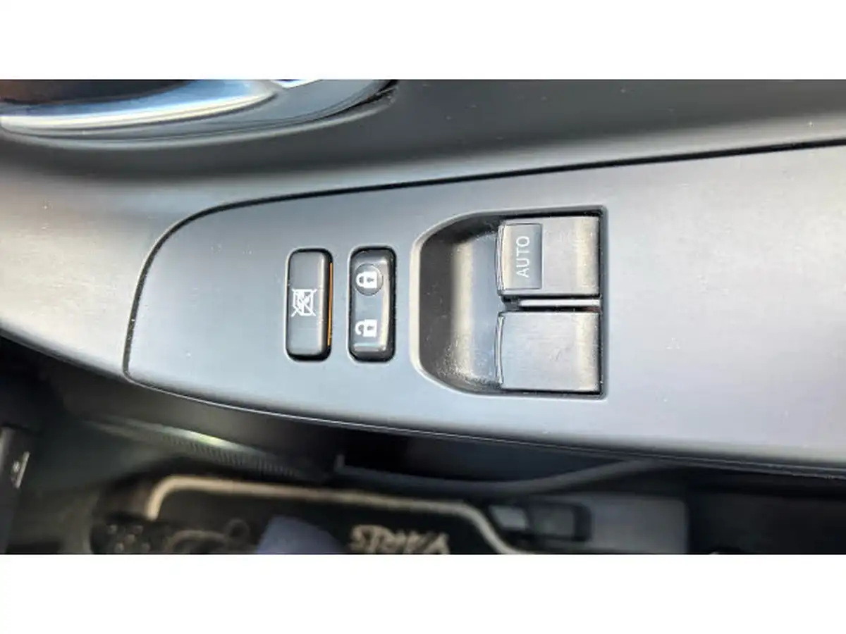 2020-toyota-yaris-15-vvt-i-y20-98bhp-hybrid-1497cc-e-cvt-big-22