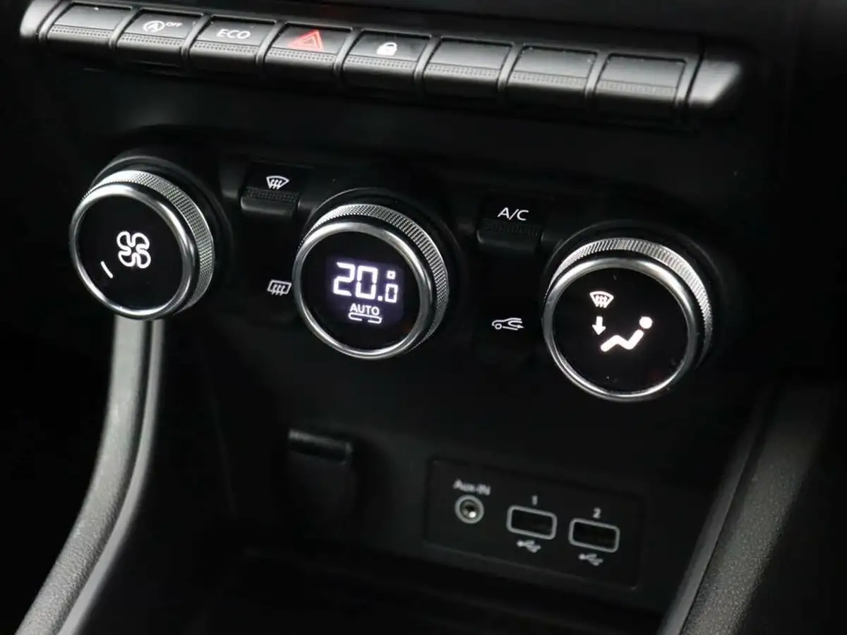 2021-renault-captur-13-tce-iconic-edition-big-30