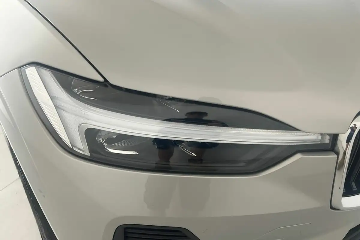 2021-volvo-xc60-20td-b4-momentum-awd-big-17