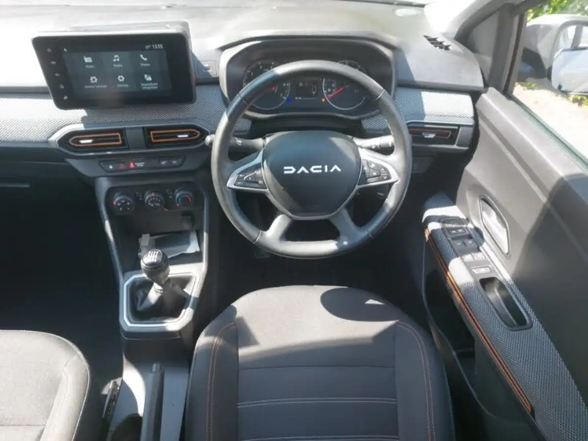 2023-dacia-sandero-stepway-10-tce-expression-100bhp-bi-fuel-big-6