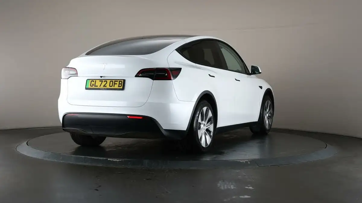 2022-tesla-model-y-e-rwd-big-68