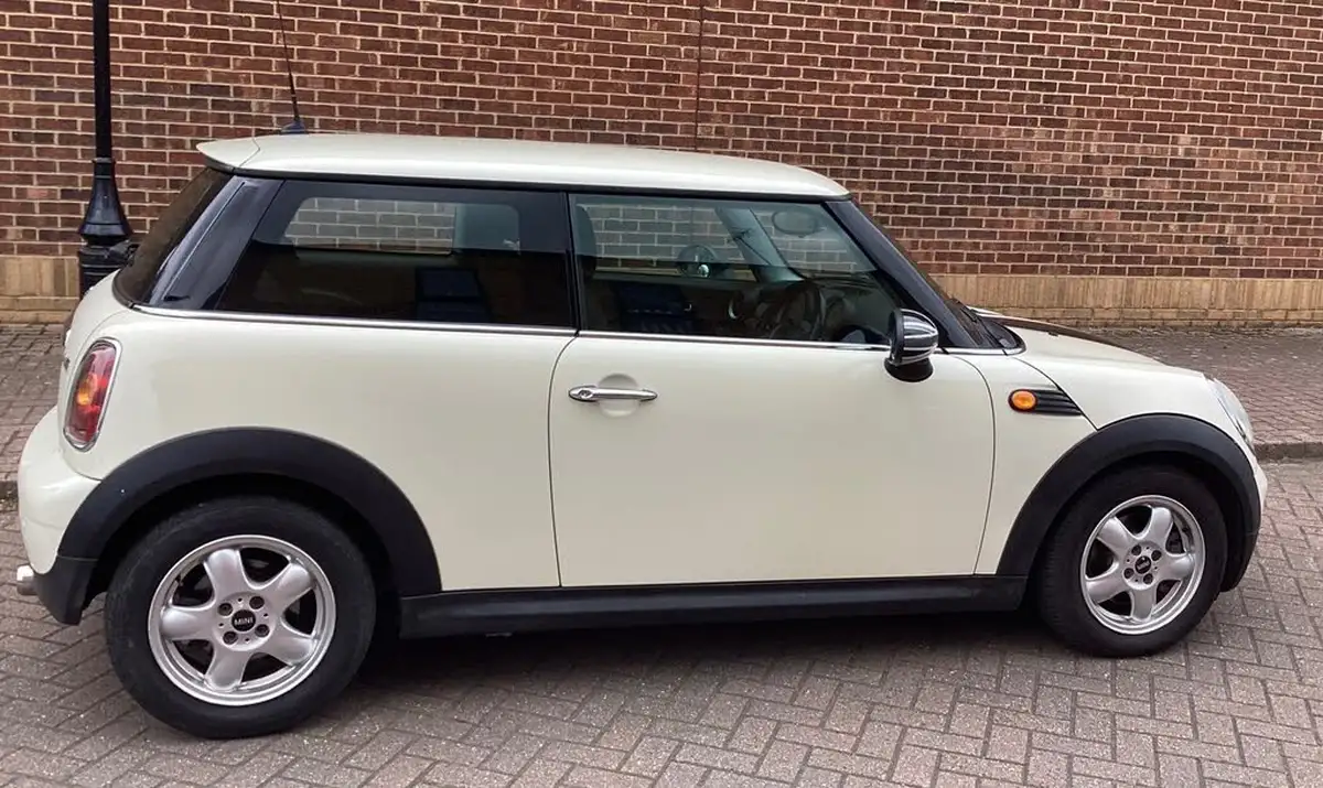 2007-mini-cooper-14-one-95bhp-auto-big-2