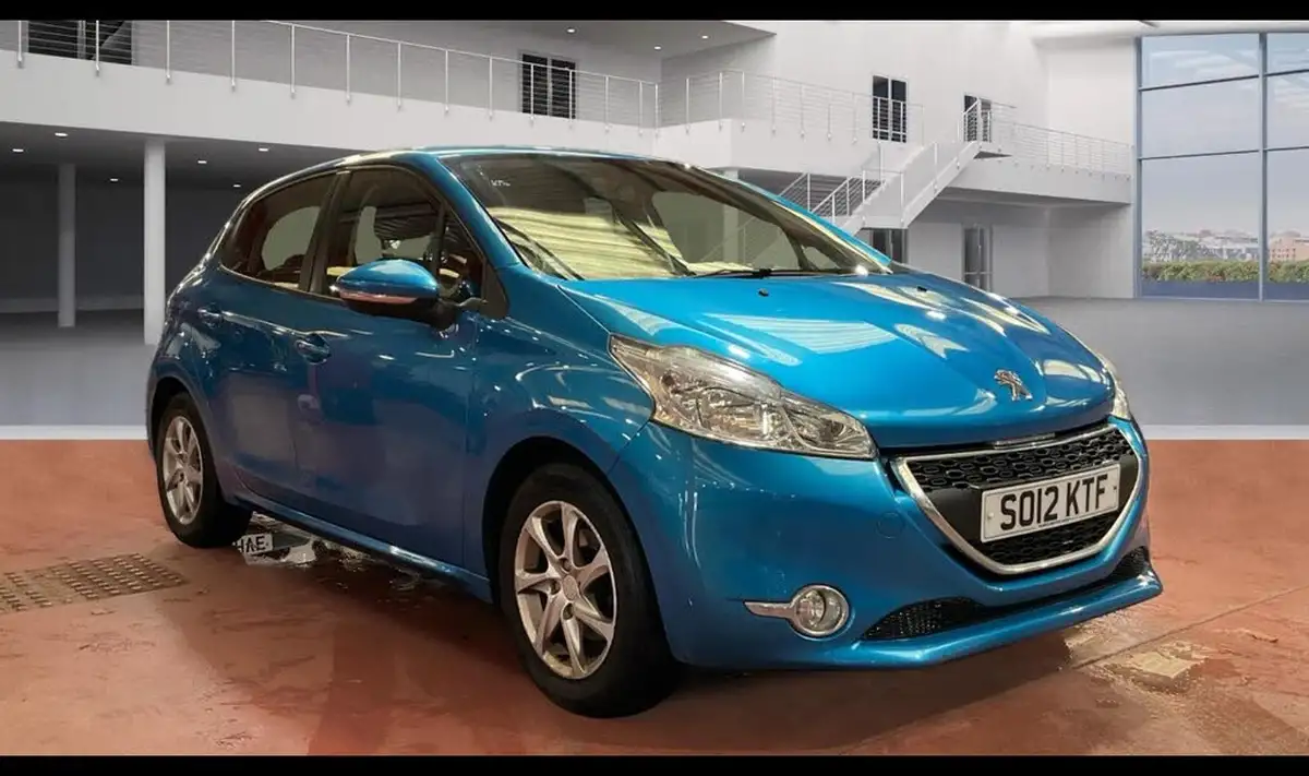 2012-peugeot-208-12-active-5d-big-0