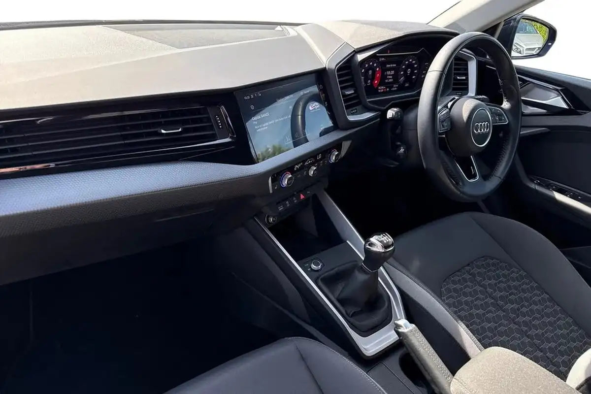 2019-audi-a1-10-30-tfsi-sport-big-14