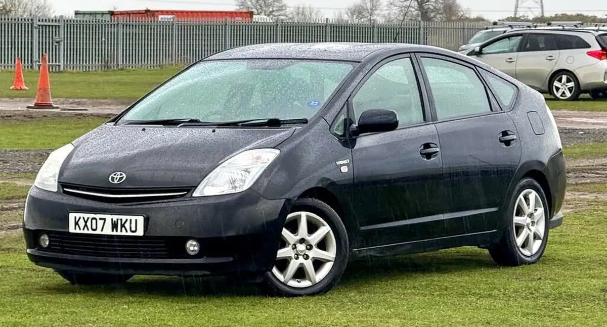 2007-toyota-prius-15-vvt-i-t-spirit-big-2