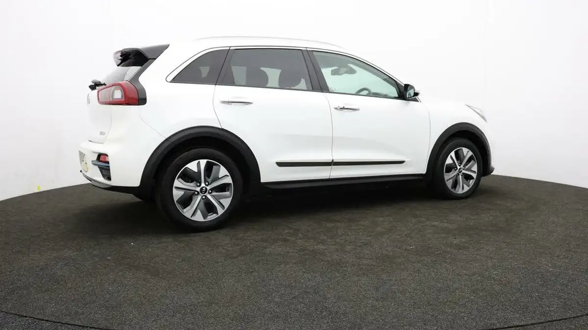 2020-kia-e-niro-ev-first-edition-big-33