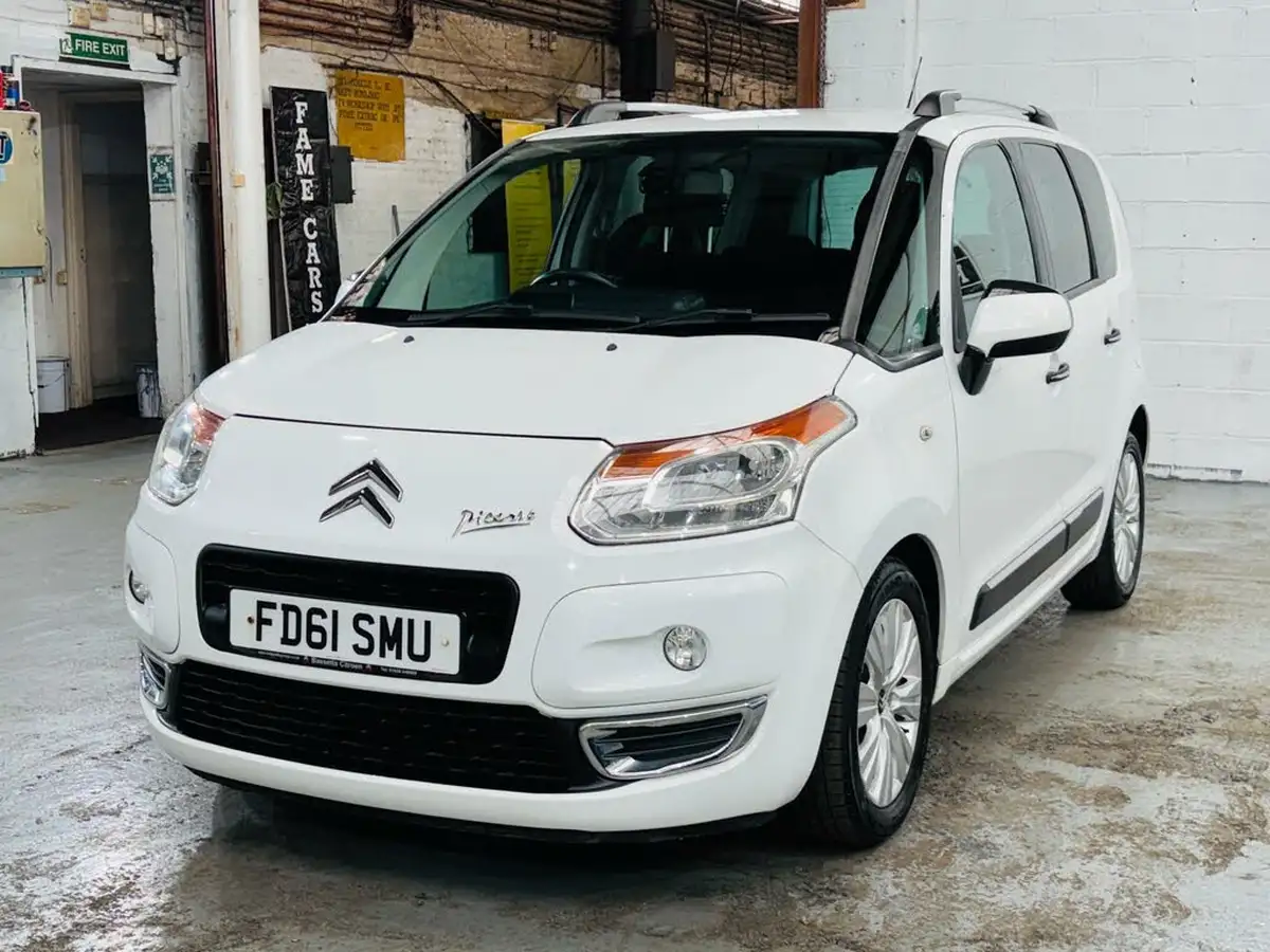 2012-citroen-c3-picasso-16-exclusive-egs6-big-1