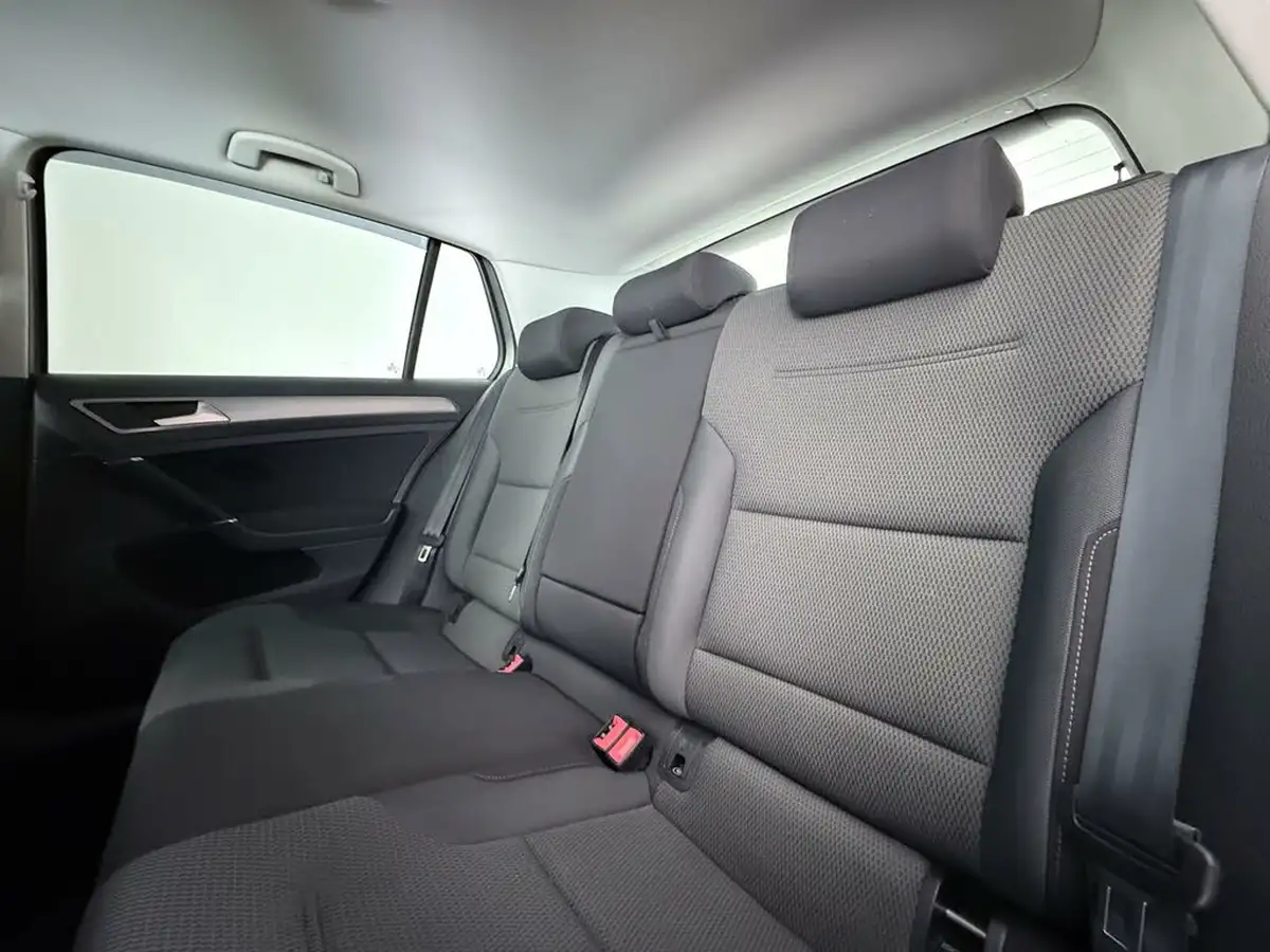 2014-volkswagen-golf-16tdi-se-ss-hatchback-5d-big-18