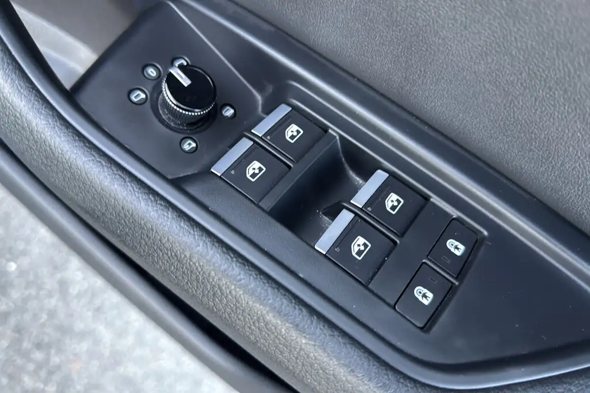 2021-audi-e-tron-55e-technik-station-wagon-big-26