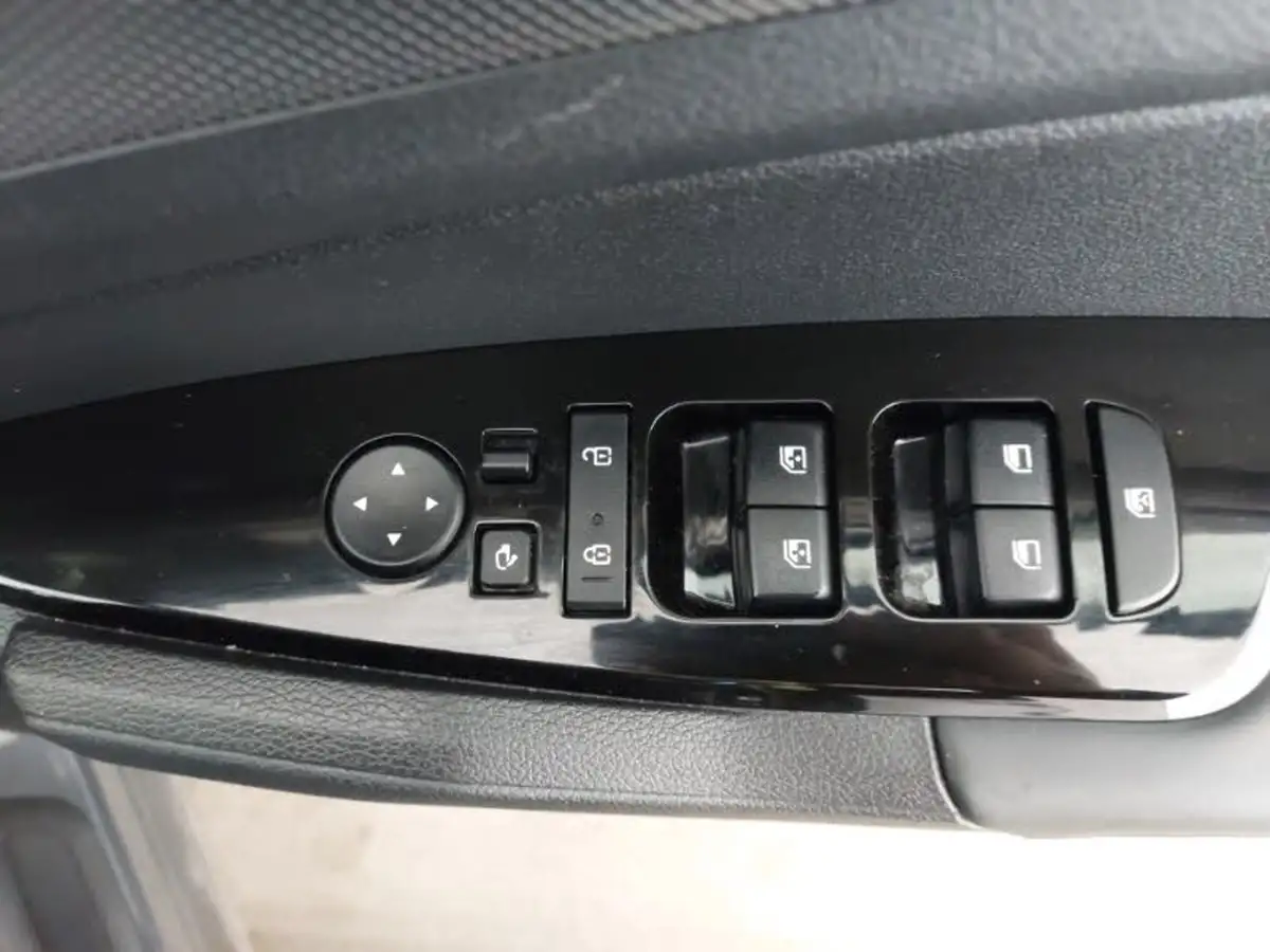 2024-kia-sportage-16-t-gdi-3-207bhp-hev-auto-big-18