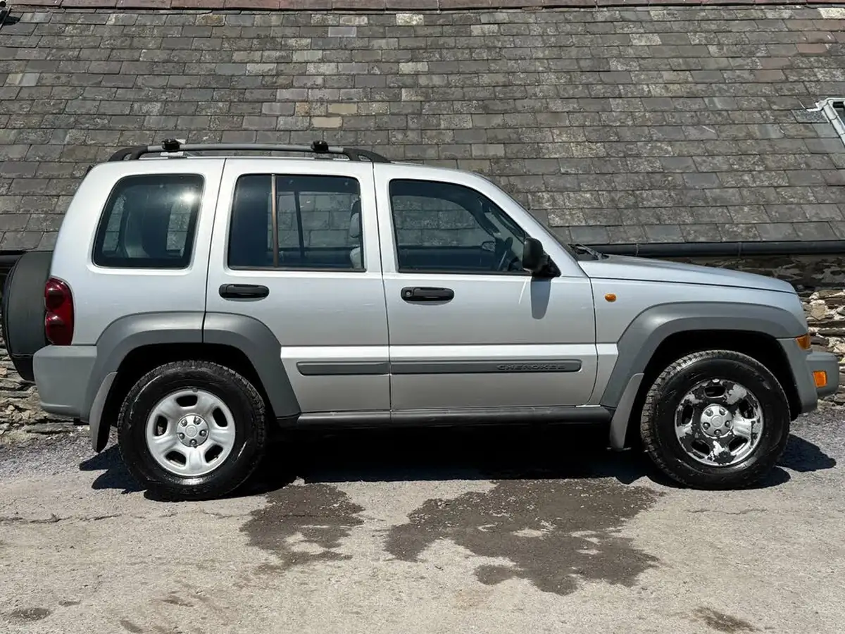 2005-jeep-cherokee-24-sport-big-11