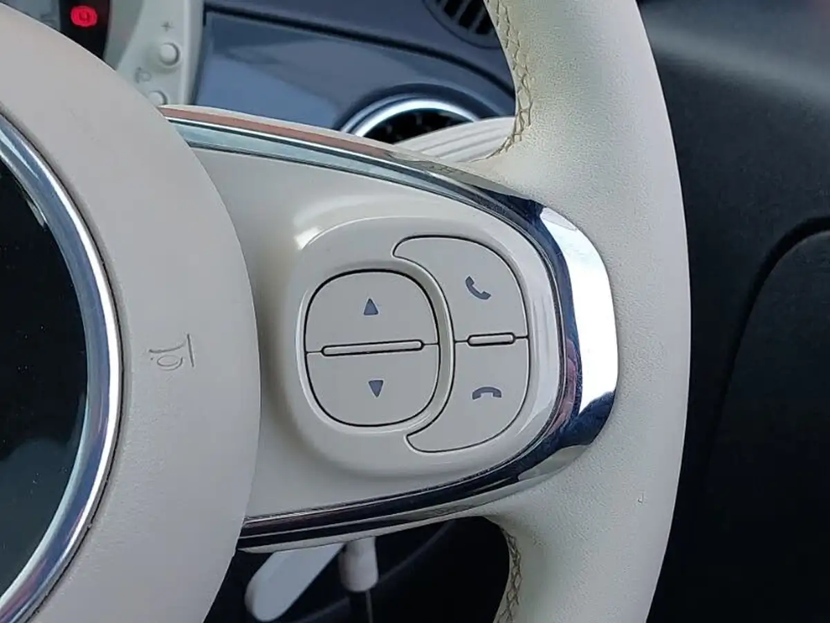 2022-fiat-500-10-dolcevita-big-9
