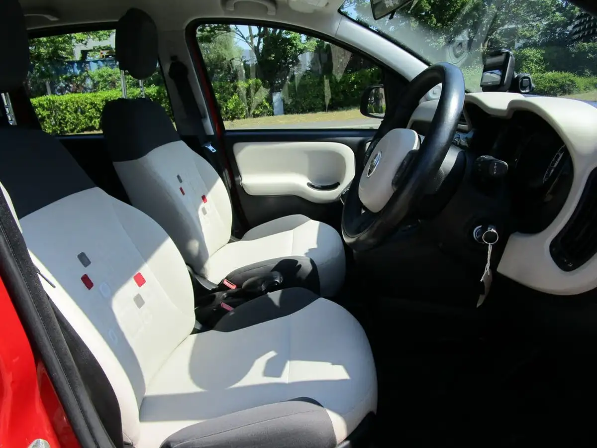 2012-fiat-panda-09-lounge-big-14