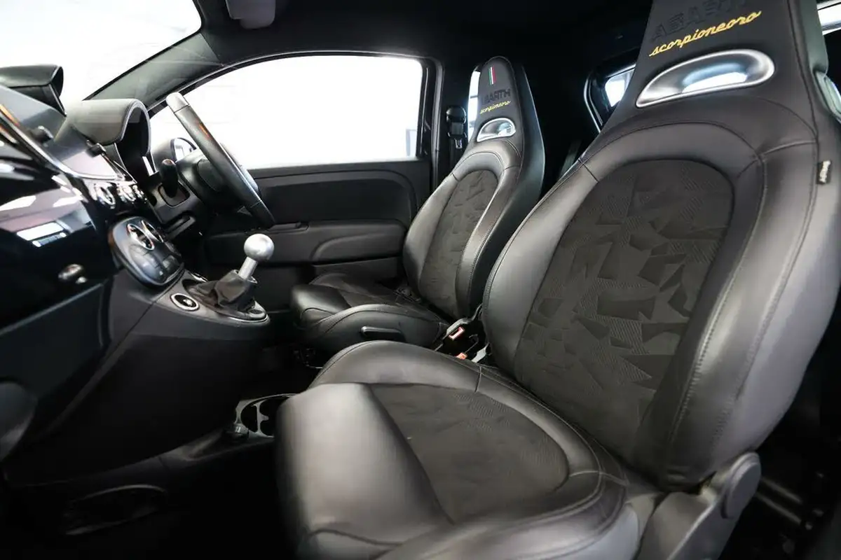 2021-abarth-595-14-tjet-scorpioneoro-big-46
