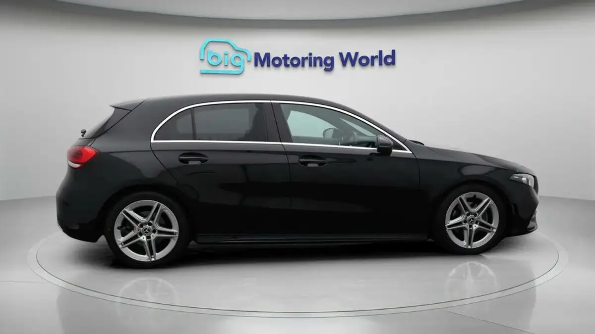 2020-mercedes-benz-a-class-13-a200-amg-line-executive-hatchback-5d-big-8