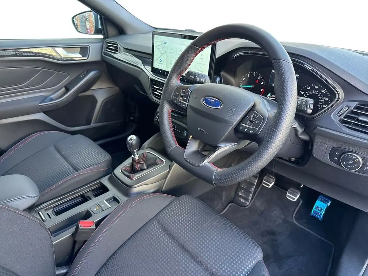 2025-ford-focus-10t-st-line-125ps-hatchback-big-9