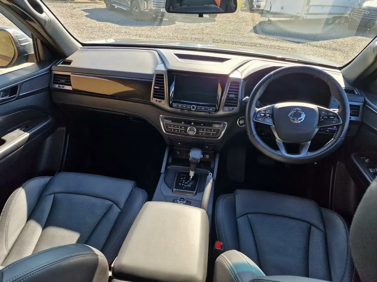 2023-kgm-ssangyong-musso-22td-saracen-202pseu6d-big-19