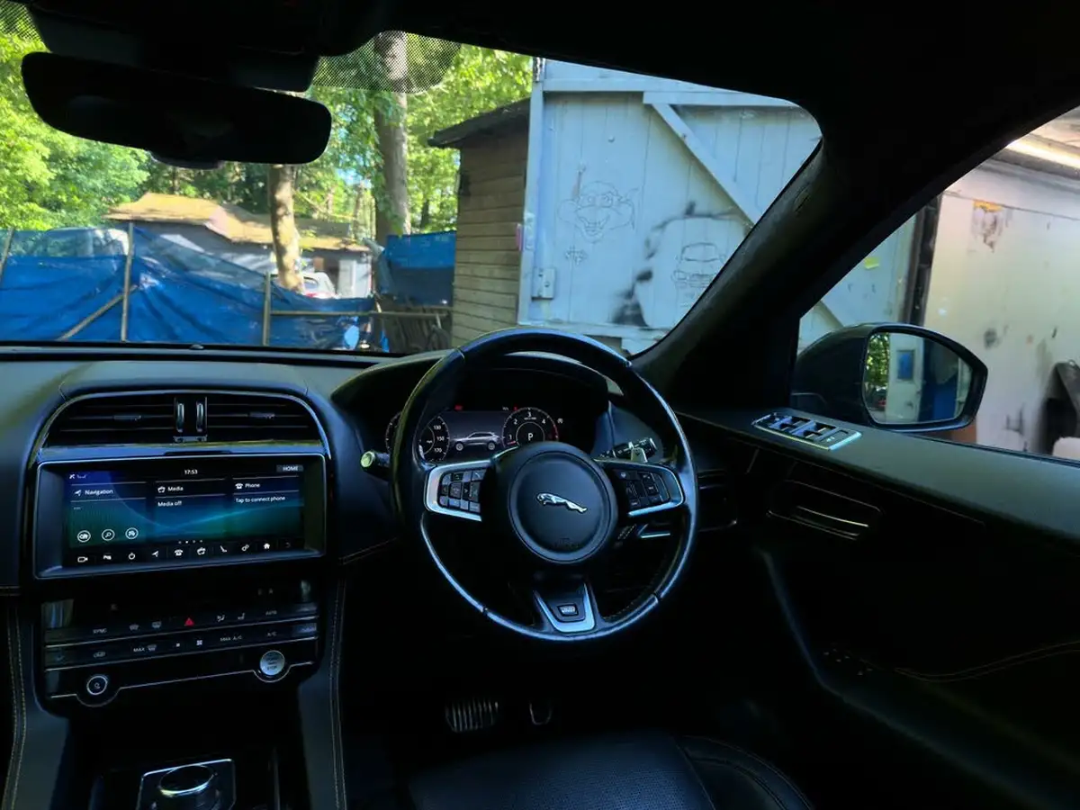 2020-jaguar-f-pace-30td-300-sport-big-27