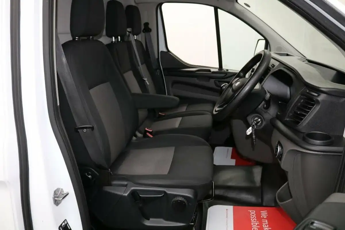 2020-ford-transit-custom-20tdci-280-l1h1-leader-105pseu6dt-panel-van-big-23