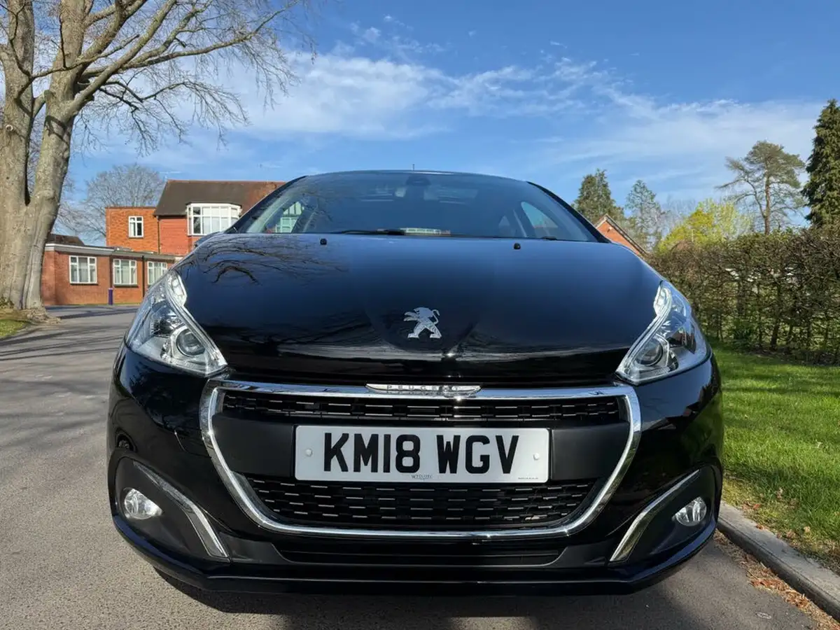 2018-peugeot-208-12-puretech-allure-premium-ss-big-4