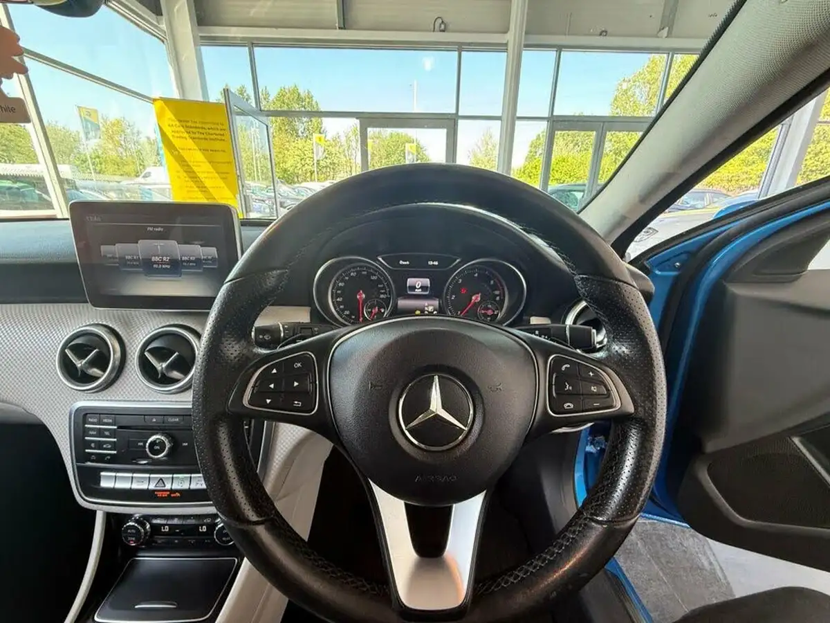 2016-mercedes-benz-a-class-15d-a180d-sport-ss-7g-dct-big-18