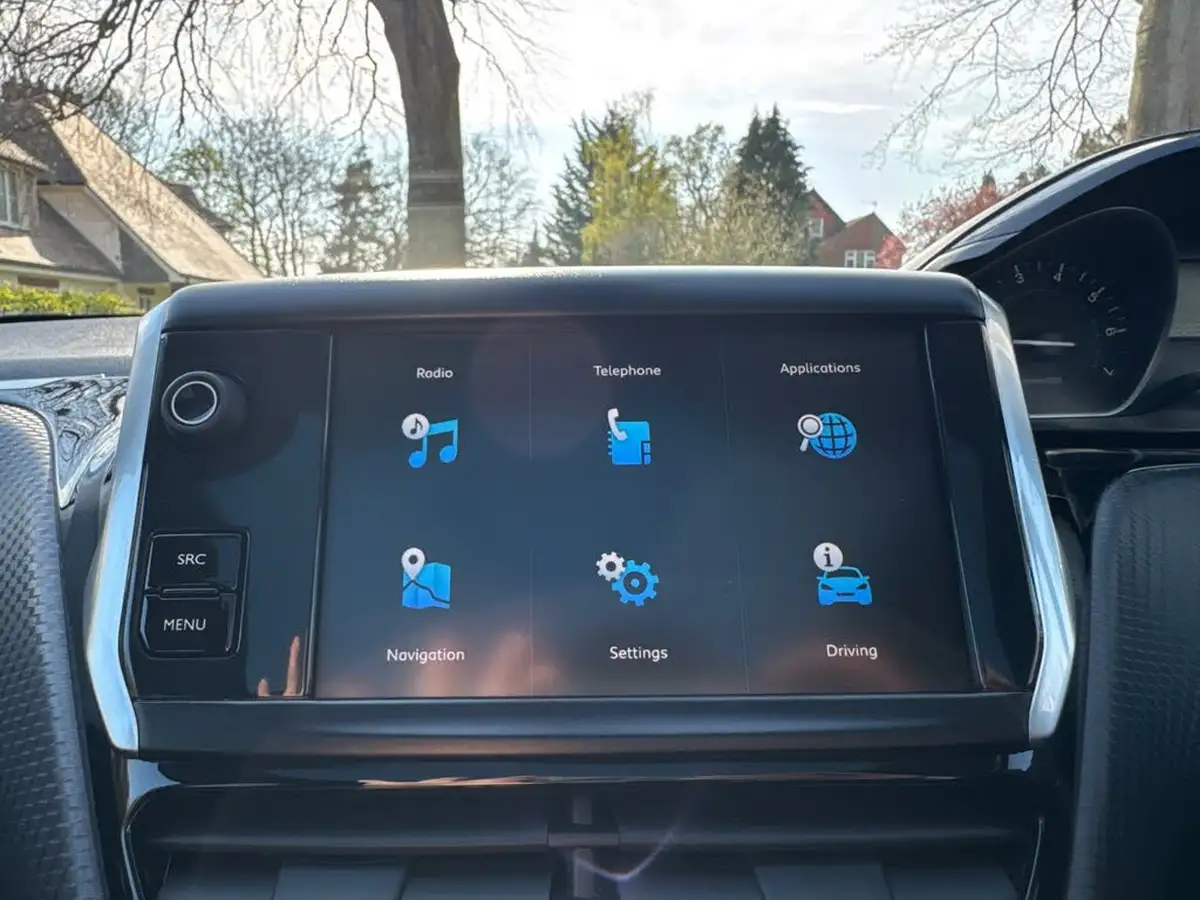 2018-peugeot-208-12-puretech-allure-premium-ss-big-28