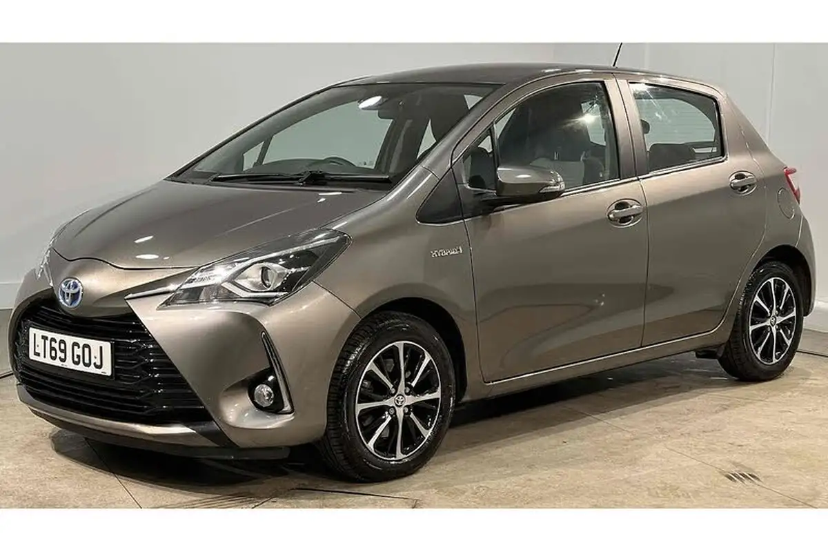 2019-toyota-yaris-15-vvt-i-icon-tech-98bhp-hybrid-1497cc-e-cvt-big-8
