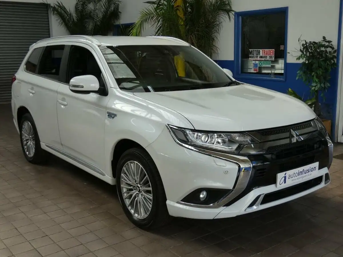 2021-mitsubishi-outlander-24-dynamic-safety-phev-big-11