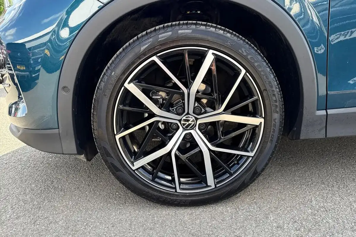 2024-volkswagen-tiguan-15-etsi-elegance-big-23