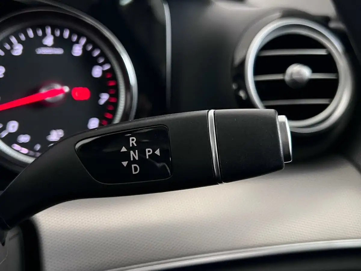 2019-mercedes-benz-e-class-20-e200-se-estate-5d-big-26