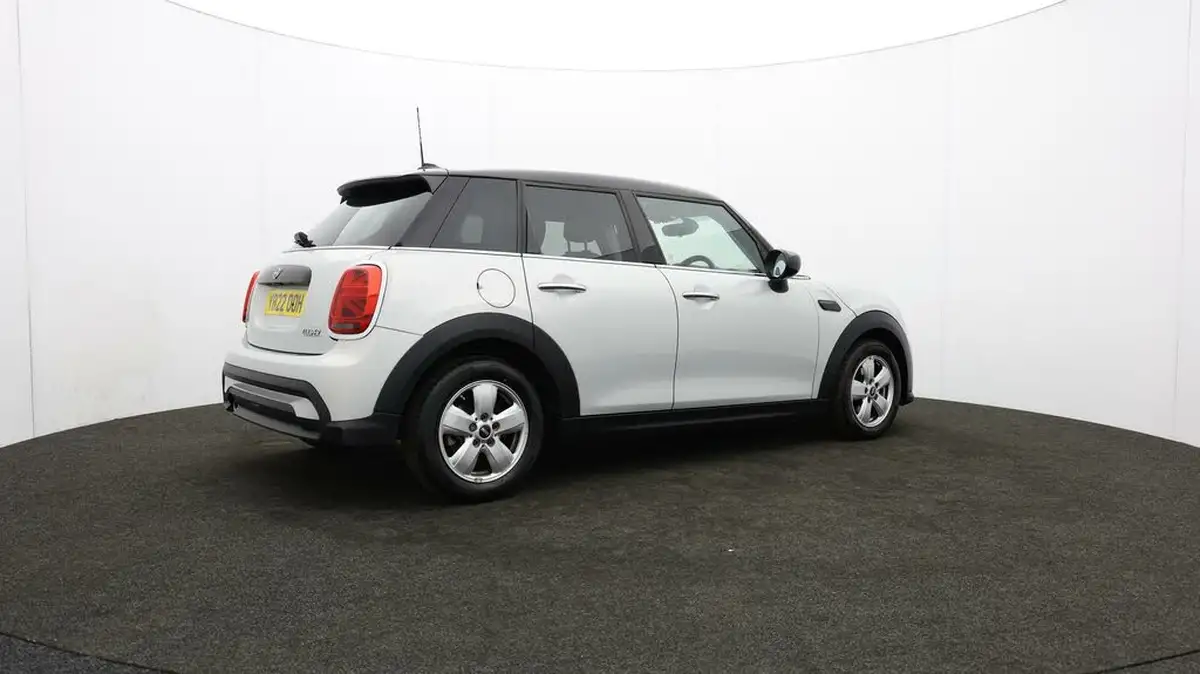 2022-mini-cooper-15-cooper-classic-hatchback-5d-auto-big-34