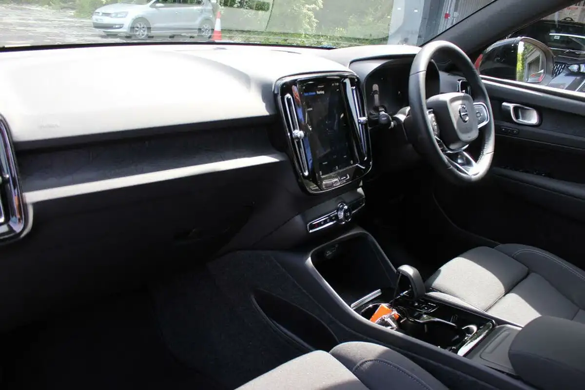 2023-volvo-xc40-e-twin-recharge-plus-big-1
