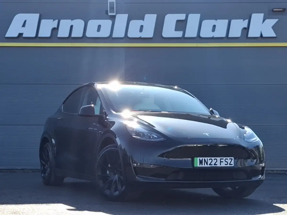 2022-tesla-model-y-e-long-range-big-0