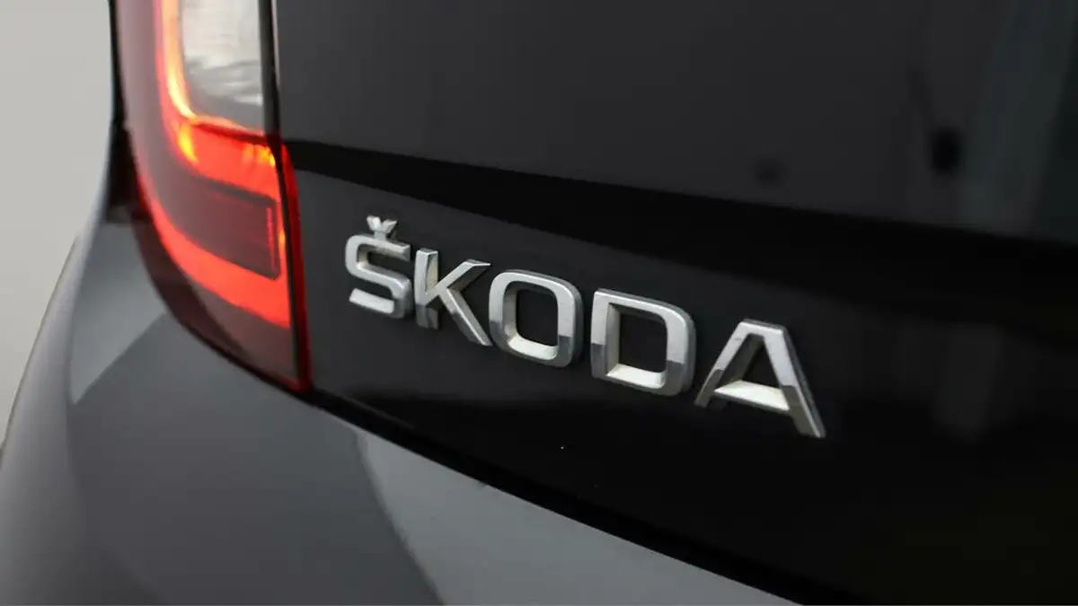 2018-skoda-citigo-10-colour-edition-greentech-5d-big-20