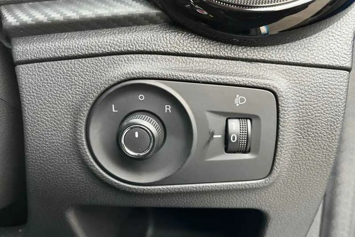 2023-mg-mg3-15-vti-tech-exclusive-nav-big-37