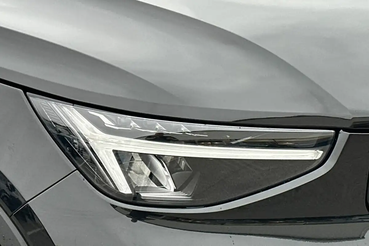 2024-volvo-xc40-20-b3-plus-big-17