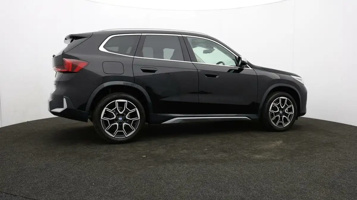 2022-bmw-x1-15-sdrive20i-xline-big-34