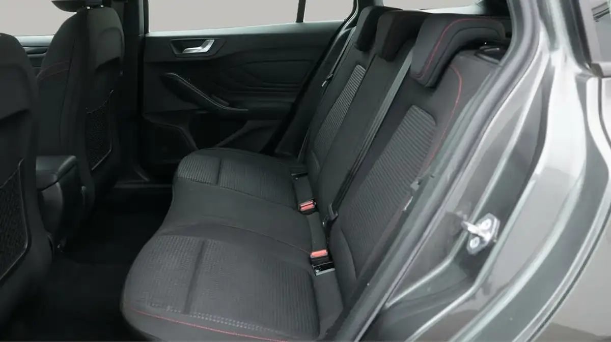 2020-ford-focus-10t-st-line-edition-125ps-hybrid-mhev-estate-big-16
