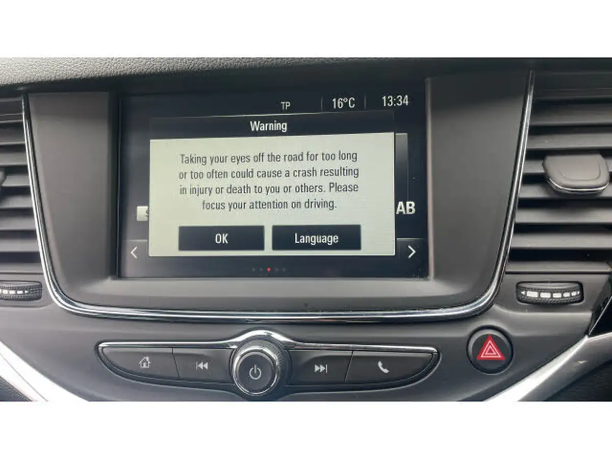 2019-vauxhall-astra-16cdti-griffin-big-11