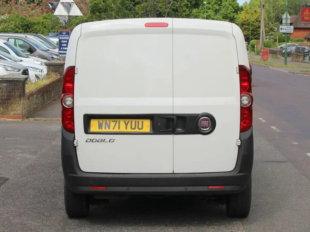 2021-fiat-doblo-cargo-13td-l2h1-maxi-panel-van-big-15