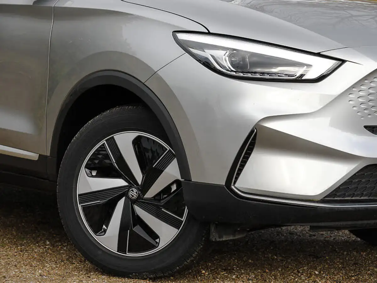 2025-mg-zs-suv-e-trophy-connect-ev-176ps-big-19