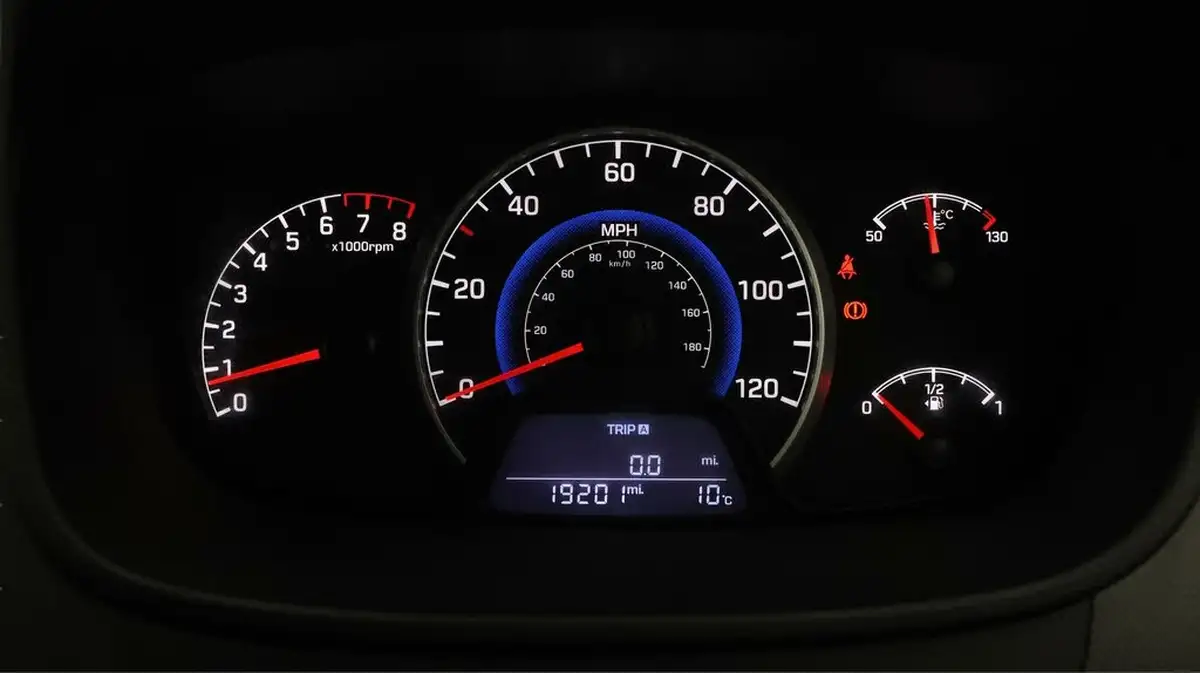2019-hyundai-i10-12-premium-se-big-9