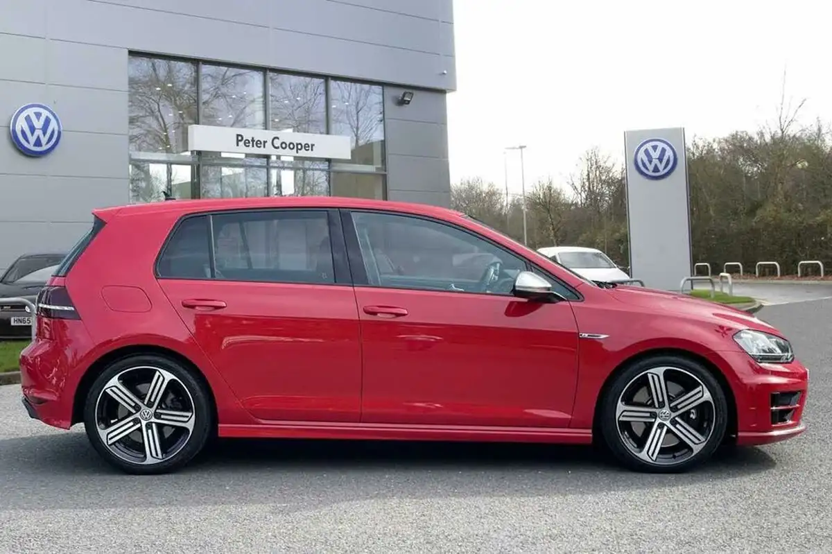 2016-volkswagen-golf-20-tsi-r-4motion-bmt-ss-hatchback-5d-dsg-big-19