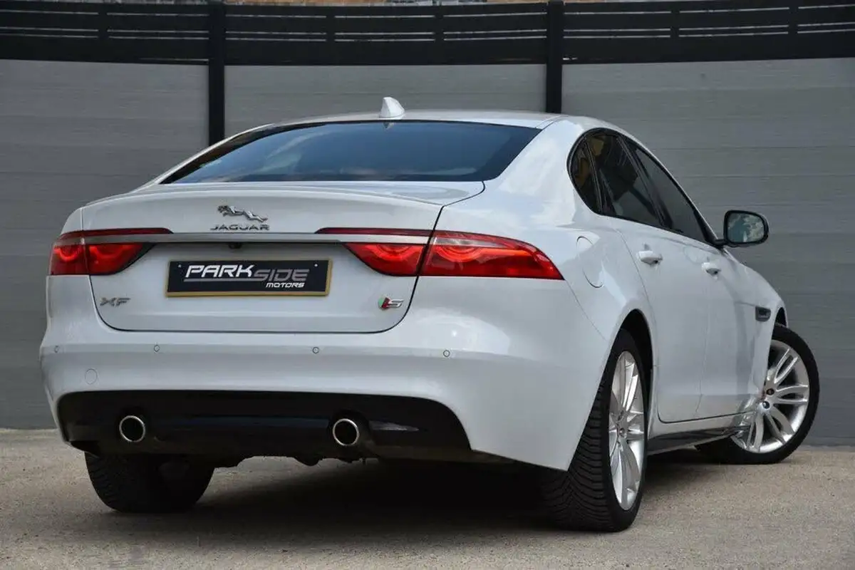 2018-jaguar-xf-30td-saloon-4d-big-6